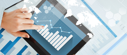 재테크·자산관리학과-모니터를 만지고 있는 손